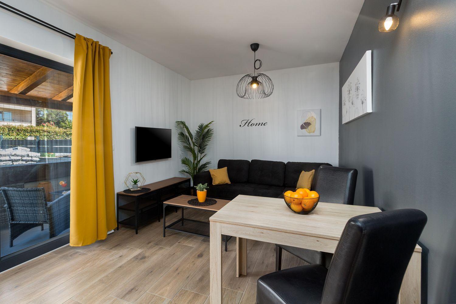 Strandnahes, Modernes Mit Privater Terrasse, Grill - Nur 250 Meter Zum Poreč